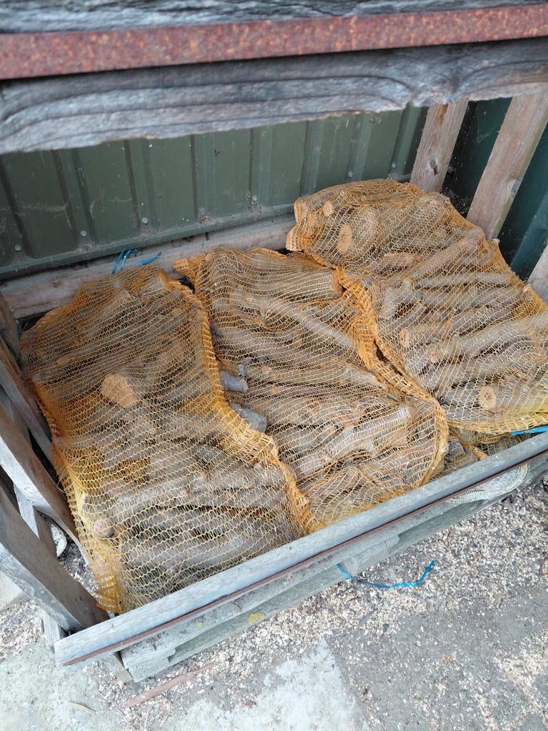 Droog appelhout in netzakken, Tuin en Terras, Haardhout, Minder dan 3 m³, Ophalen of Verzenden