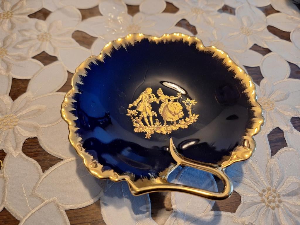 Limoges Porseleinen Schaaltje., Antiek en Kunst, Antiek | Porselein, Ophalen of Verzenden
