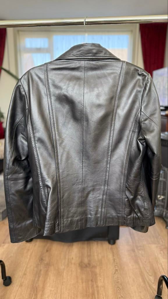 Stijlvol zwart leren jasje van SAKI, maat 38, Kleding | Dames, Ophalen, Zo goed als nieuw, Maat 38/40 (M), Zwart