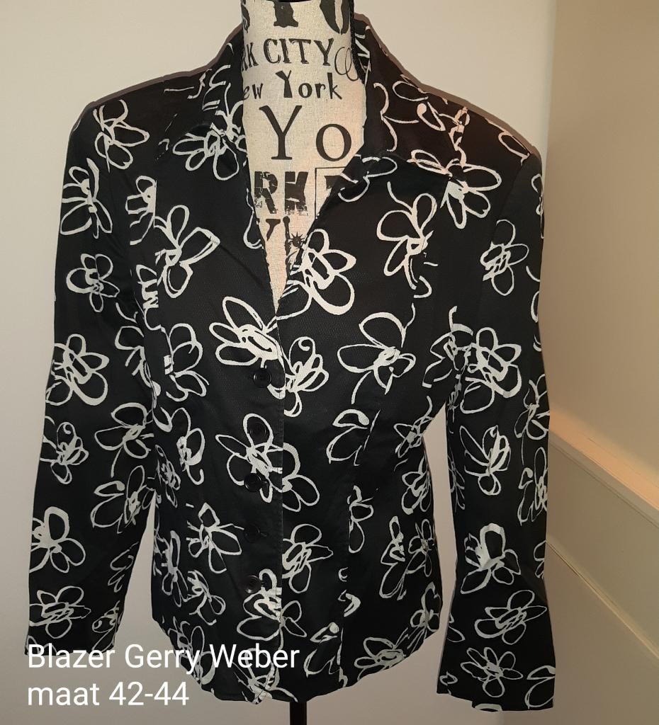 Jasje van Gerry Weber maat 42-44, Kleding | Dames, Jasjes, Kostuums en Pakken, Zwart, Maat 42/44 (L), Ophalen of Verzenden, Zo goed als nieuw