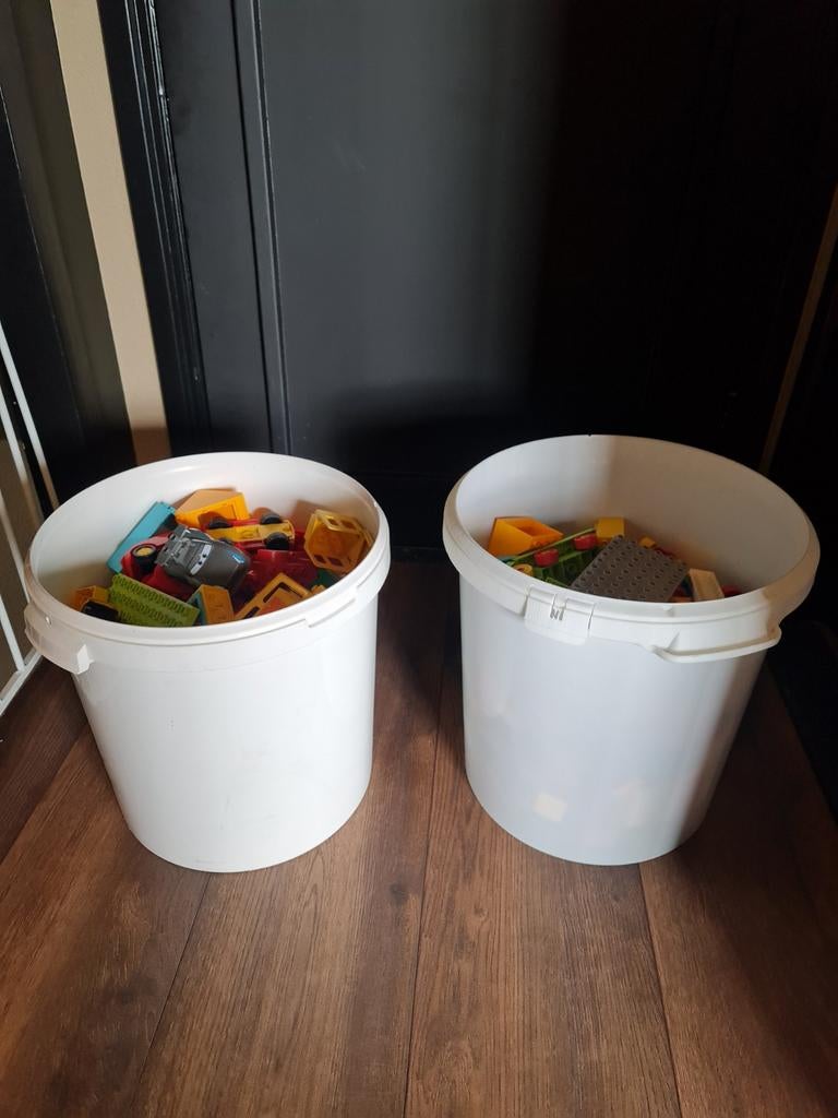 Grote partij Duplo blokken in twee emmers, Kinderen en Baby's, Speelgoed | Duplo en Lego, Ophalen, Gebruikt, Inclusief extra onderdelen