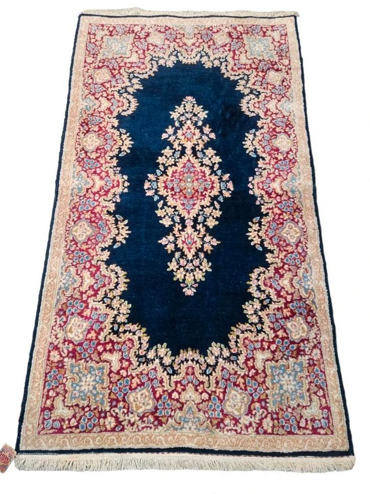 Handgeknoopt Perzisch wol Kirman tapijt medallion 120x213cm, Huis en Inrichting, Stoffering | Tapijten en Kleden, Zo goed als nieuw