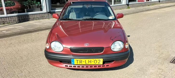 Toyota Corolla 1.6 HB AUT 1998 Rood met km stand 075107, Auto's, Toyota, Particulier, Corolla, Benzine, Hatchback, Automaat, Origineel Nederlands