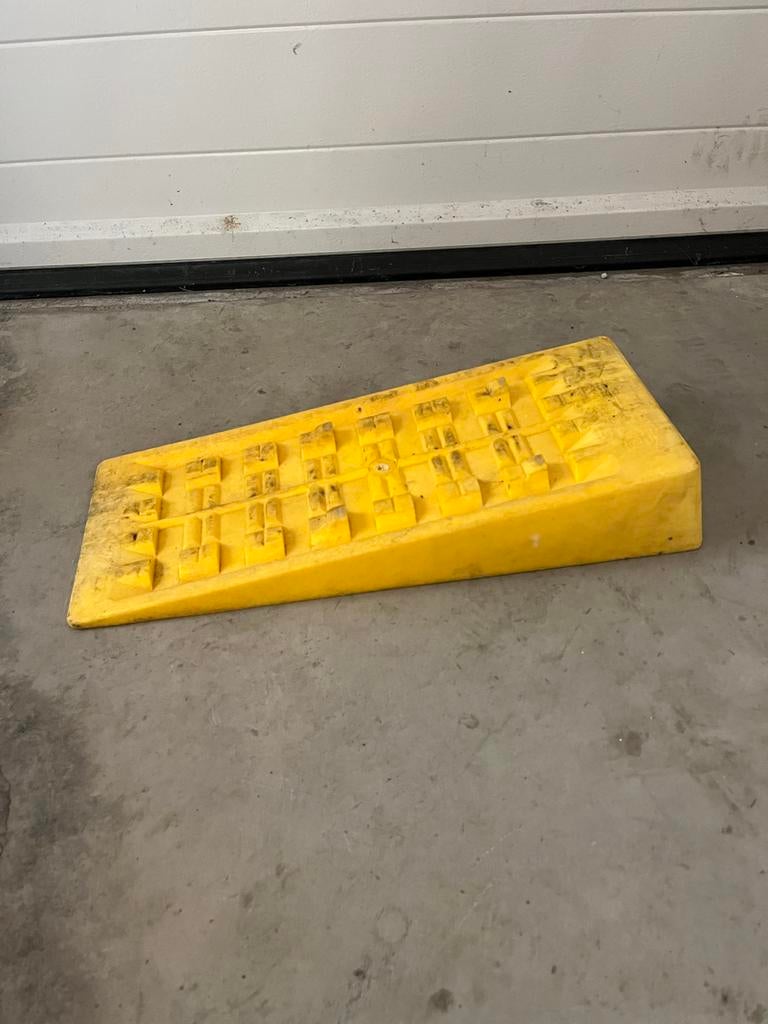 Gele oprijblok / wielkeg voor auto of caravan, Caravans en Kamperen, Caravan accessoires, Gebruikt, Ophalen