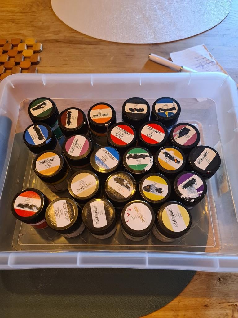 Verfpotjes: mat, metallic en glans, Ophalen