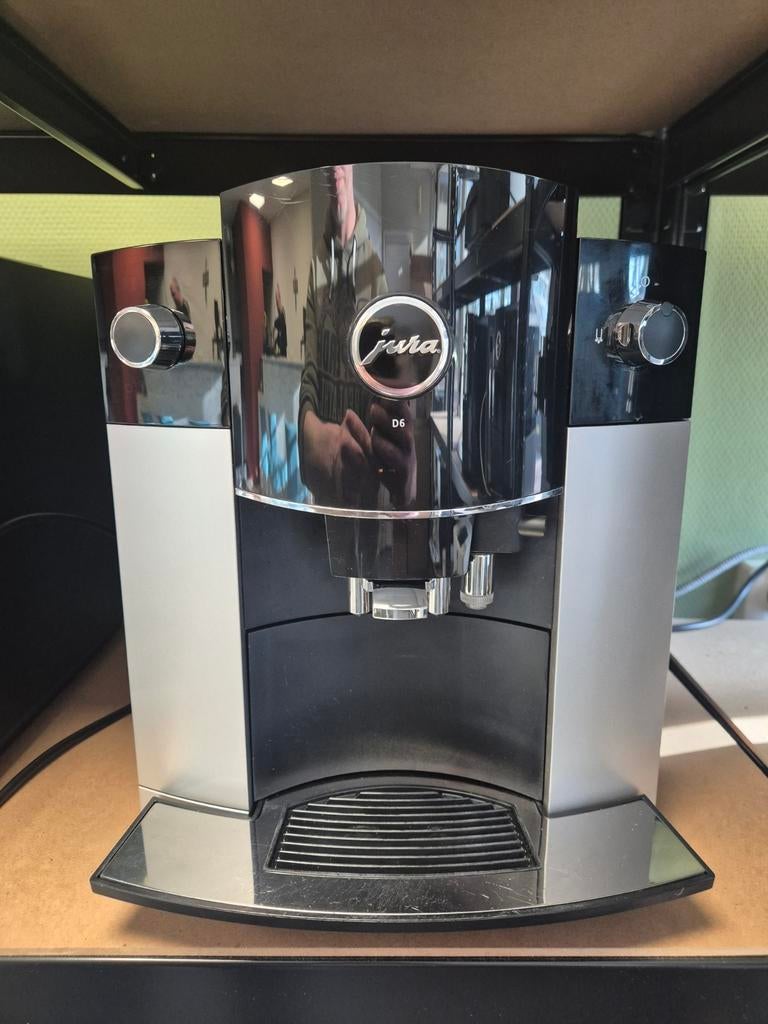 Nette Jura D6 incl servicebeurt en garantie!, 10 kopjes of meer, Ophalen, Zo goed als nieuw, Koffiemachine