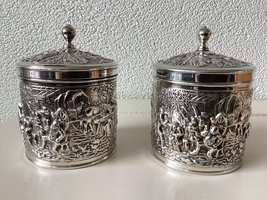 Thee bus 2 x.  Douwe Egberts., Antiek en Kunst, Curiosa en Brocante, Ophalen of Verzenden