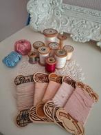 Brocante oude Houten gatenklosjes 9x (1 is leeg)+fournituren, Antiek en Kunst, Curiosa en Brocante, Ophalen of Verzenden