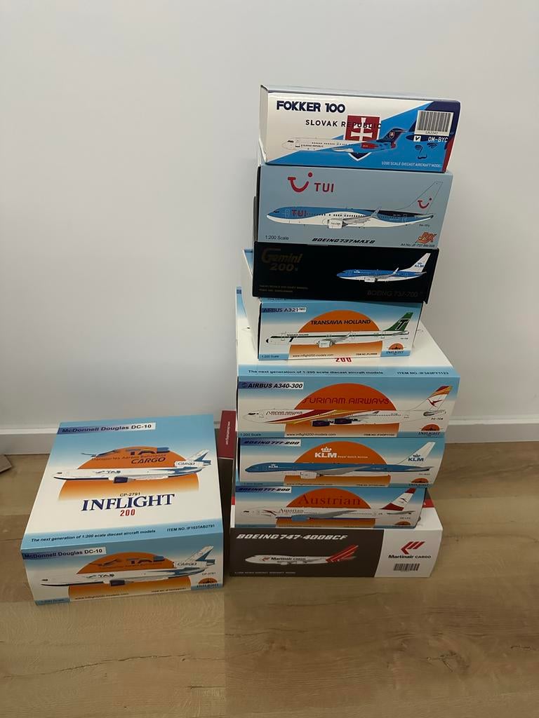 Diversen Diecast schaalmodellen 1:200, Overige merken, 1:200 of kleiner, Ophalen of Verzenden, Zo goed als nieuw