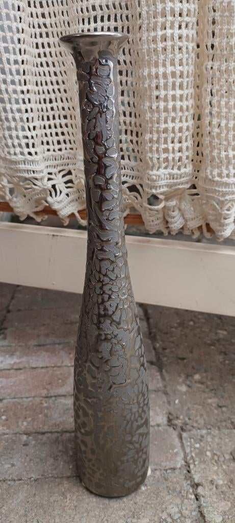 Smal vaasje SIA zilverkleurig 31 x 6 cm zgan, Overige kleuren, Aardewerk of Porselein, Ophalen of Verzenden, Zo goed als nieuw