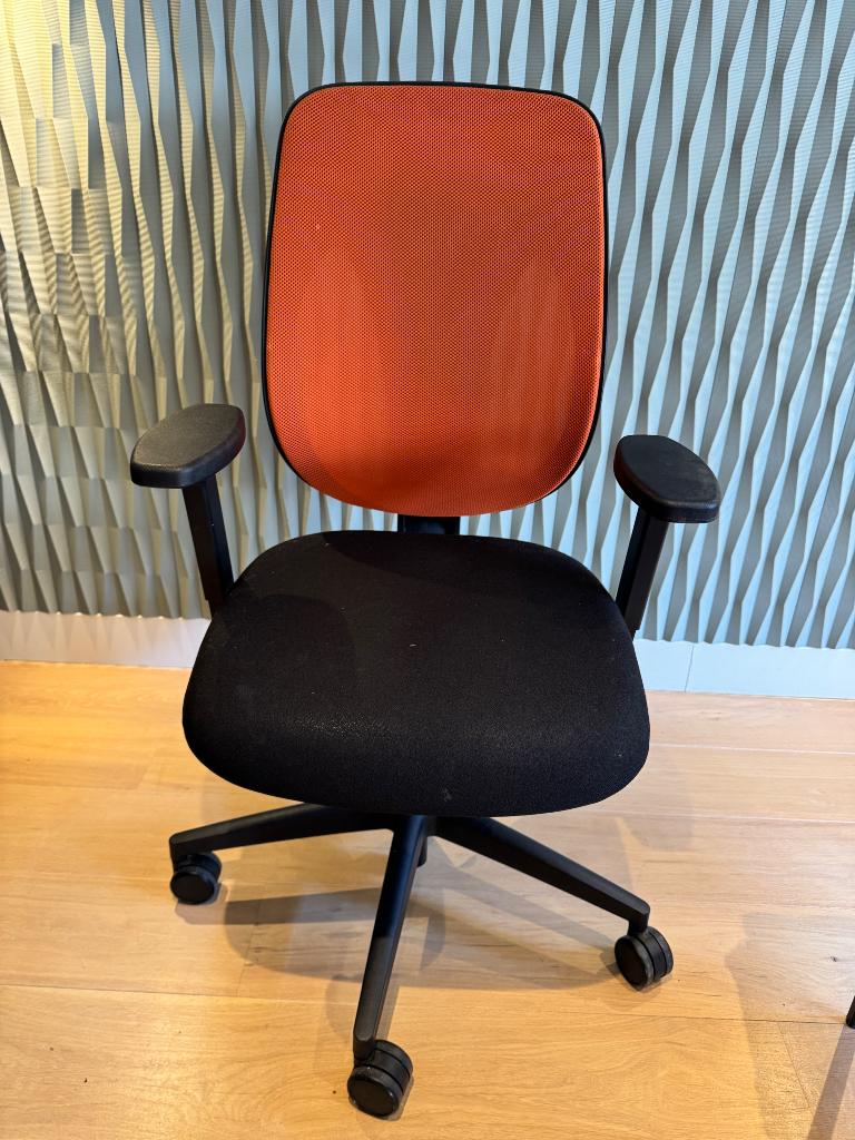 Giroflex bureaustoel 353, Huis en Inrichting, Bureaustoelen, Ophalen, Oranje, Zo goed als nieuw, Bureaustoel