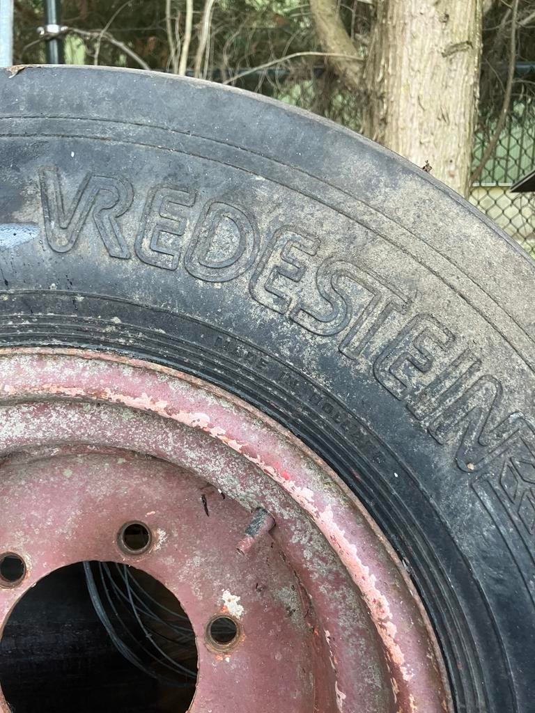 13,5-17 Banden met velg, 6gaats landbouw steek, Ophalen, Gebruikt
