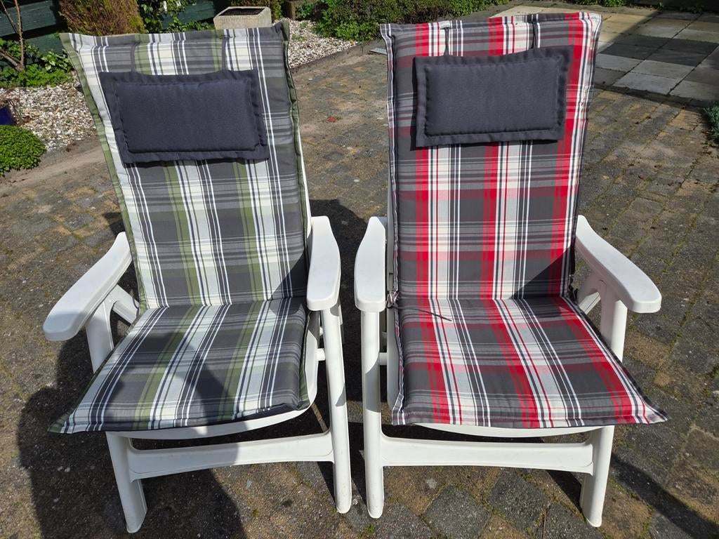 Twee tuinstoelen met kussens. >> € 30,-, Tuin en Terras, Ophalen