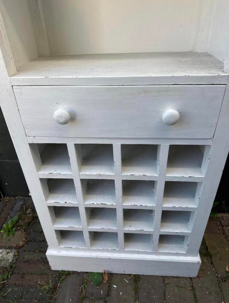 Solide houten wijnkast met lade en planken, Ophalen, Gebruikt