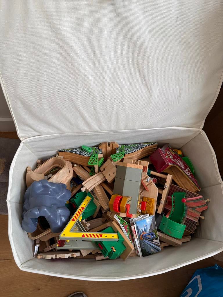 Brio houten treinen, hele doos vol, Kinderen en Baby's, Speelgoed | Houten speelgoed, Ophalen, Gebruikt, Overige typen