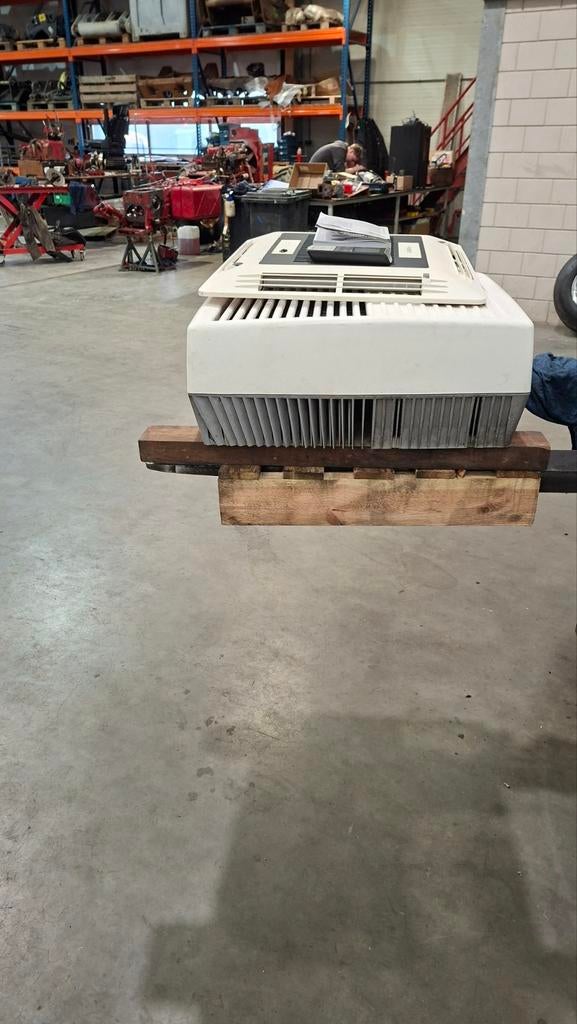 Domatic airco freshjet 1600, Caravans en Kamperen, Camper-accessoires, Ophalen of Verzenden, Zo goed als nieuw