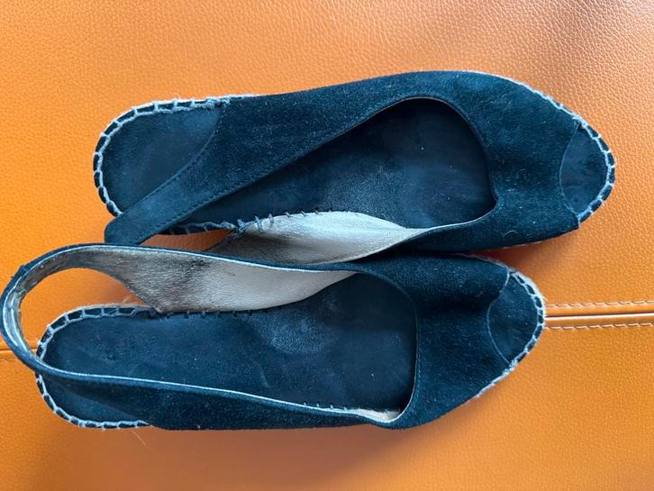 Fred de la Bretoniere sleehak suède schoenen mt 38, Kleding | Dames, Schoenen, Gedragen, Sandalen of Muiltjes, Zwart, Ophalen of Verzenden