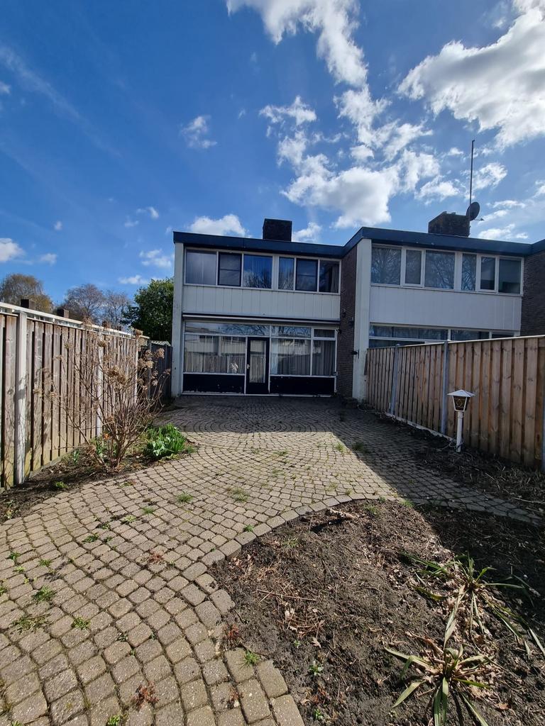 Hoekwoning Emmen te huur per 1 mei Danackers 35, Hoekwoning