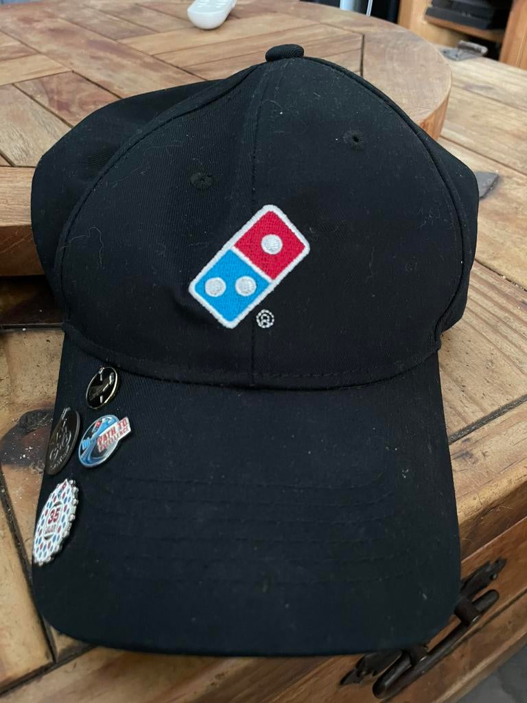 Domino’s pet incl. 4 pins, Ophalen, Gebruikt, Hoed, Pet, of Sjaal