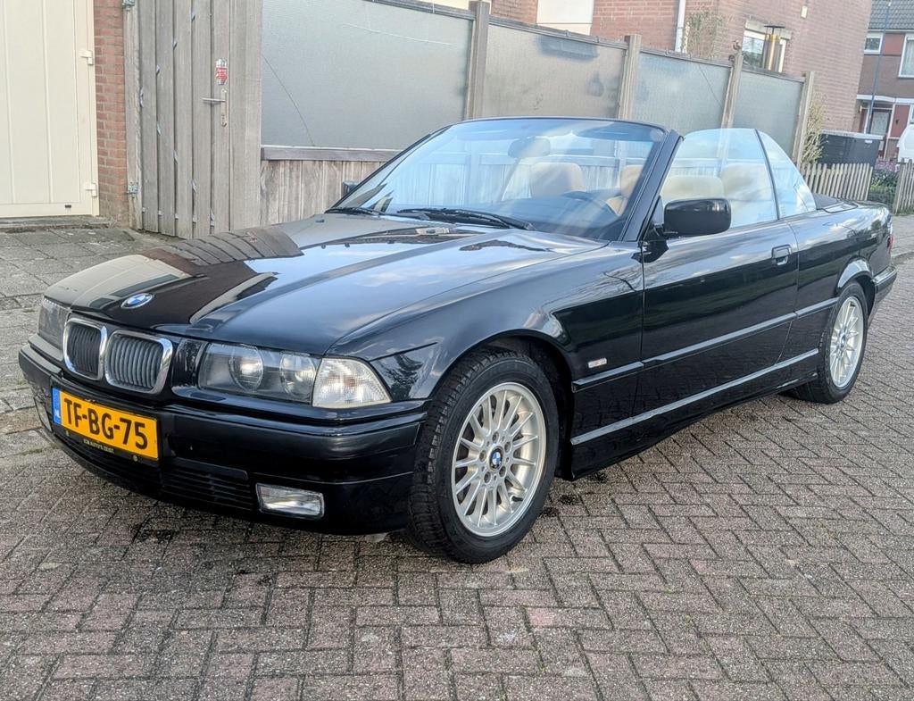BMW 3-Serie 2.0 I 320 Cabriolet 1998 Zwart, Auto's, 1385 kg, Achterwielaandrijving, Beige, Zwart