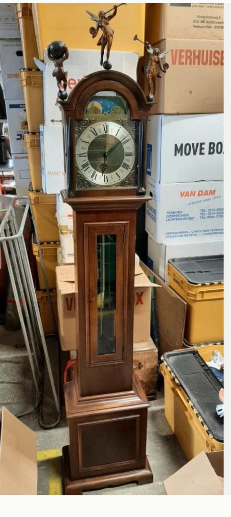 Staande klok in Louis Quinze stijl / Tempus Fugit, Ophalen