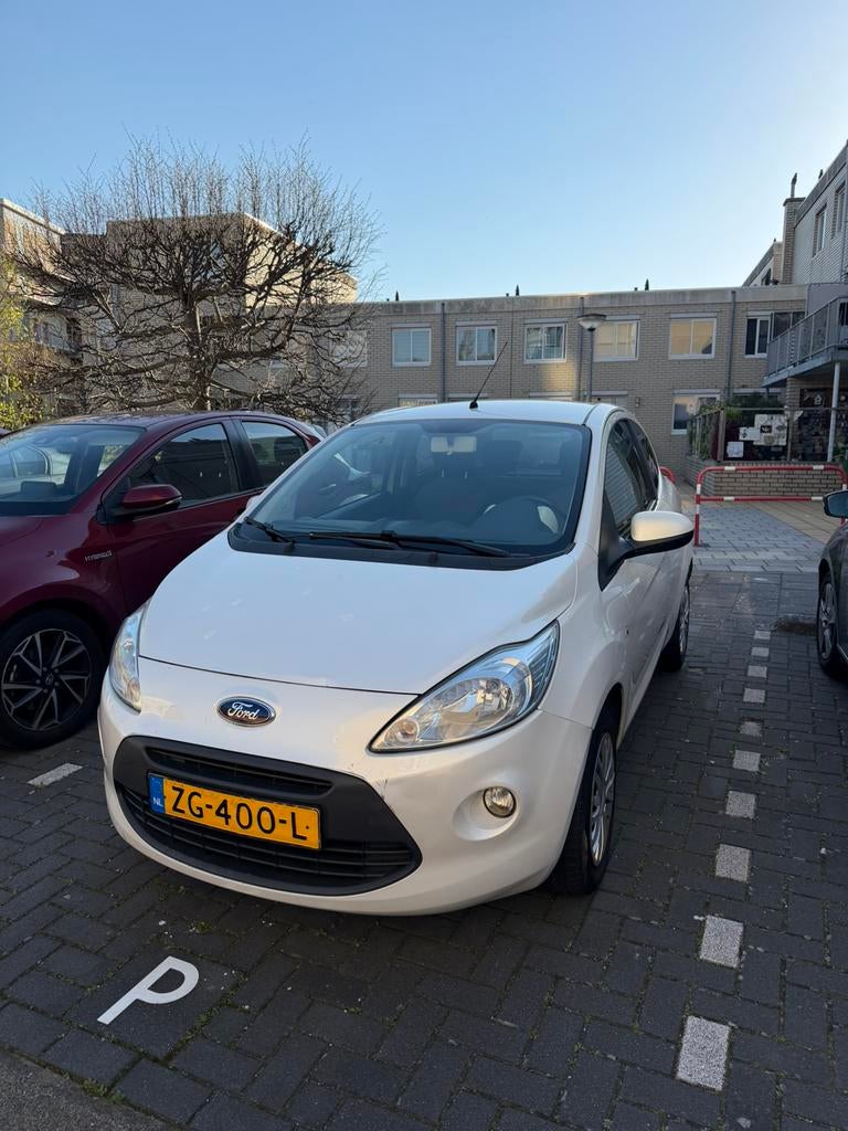 Ford Ka 1.2 69pk 2012 Wit, Auto's, Ford, Particulier, Ka, Benzine, B, Hatchback, Handgeschakeld, Geïmporteerd, Wit, Voorwielaandrijving