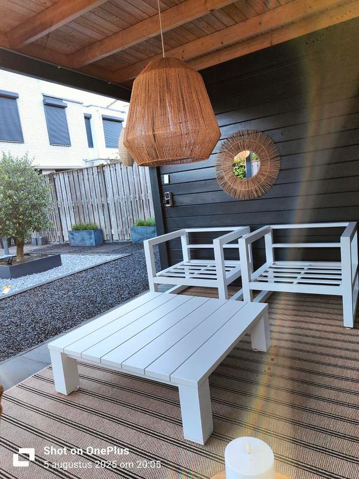 2 loungestoelen aluminium,  met tafel wit, grijze kussens, Tuin en Terras, Tuinsets en Loungesets, Zo goed als nieuw, Loungeset