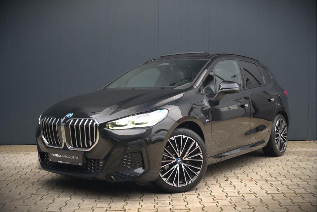 BMW 2 Serie Active Tourer M Sport 225e xDrive | Panoramadak, Auto's, BMW, Automaat, 1800 kg, Gebruikt, Zwart