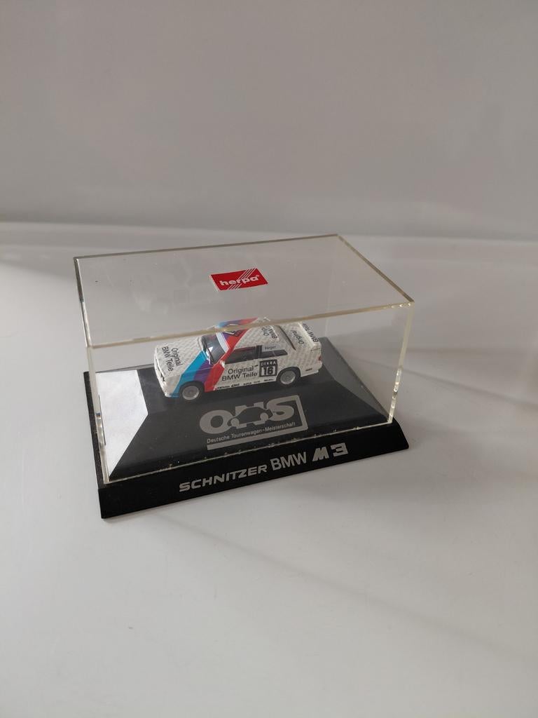 HTLNUZD Acryl Vitrine 1/43 Racing Auto Stofdicht Case Acryl Showcase Aanrecht Box, Voor Auto's Voor Formule 1 Legering Gegoten Voertuigen Model Auto 1/43 RB18#1, F1-75#16, RB16B #33 Etc (alleen