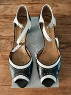Lilian hak schoenen zwart/wit, mt. 40,5/41- z.g.a.n., Lilian, Zwart, Ophalen of Verzenden, Sneakers of Gympen