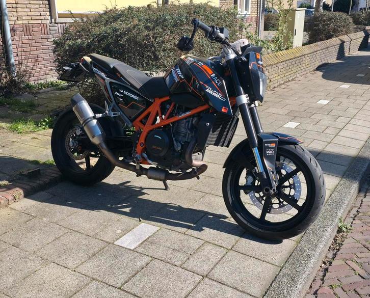 KTM Duke 690 2012 - 32KW A2 Rijbewijs!, Motoren, Motoren | KTM, Particulier, Naked bike, 12 t/m 35 kW, 1 cilinder, Minimaal motorrijbewijs A2