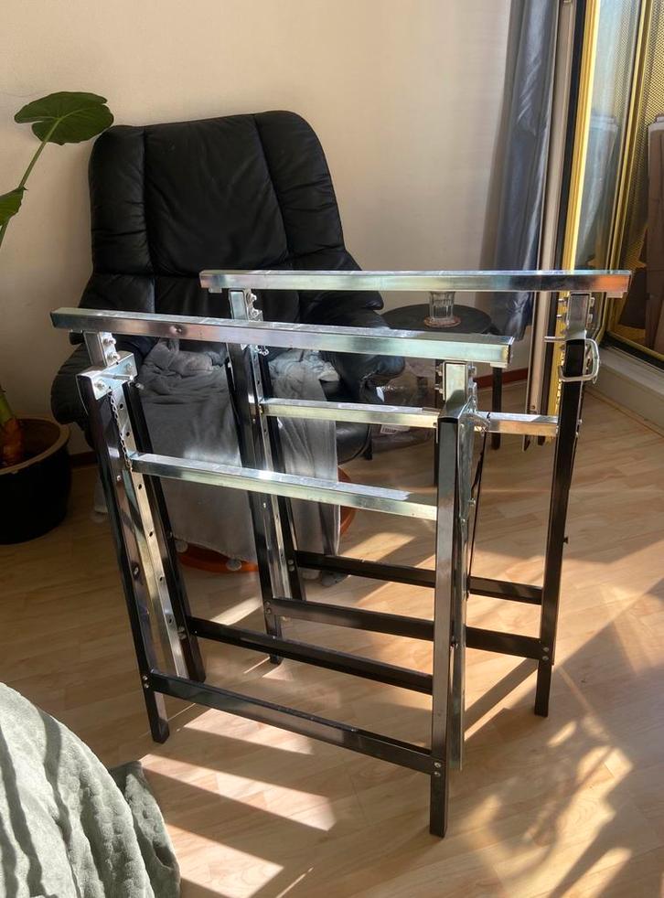 Twee stevige schragen, inklapbaar en verstelbaar, Doe-het-zelf en Verbouw, Werkbanken, Zo goed als nieuw, 70 tot 120 cm, Inklapbaar