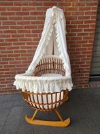 Vintage rotan wieg compleet met hemeltje en matrasje, Kinderen en Baby's, Babywiegjes en Ledikanten, Ophalen, Gebruikt, Wieg
