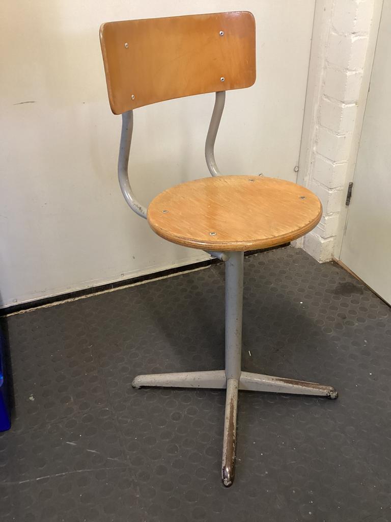 Vintage kruk met rugleuning Arend de Cirkel, Ophalen