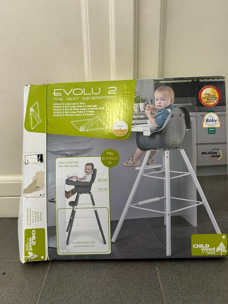 Childwood meegroeistoel met eetblad, Kinderen en Baby's, Kinderstoelen, Zo goed als nieuw, Meegroeistoel, Aanschuifbaar, Ophalen of Verzenden
