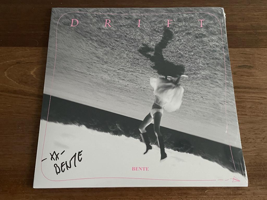 Vinyl LP Bente Drift GESIGNEERD WHITE Vinyl NIEUW, Limited edition, 2020 tot heden, Ophalen of Verzenden, Pop