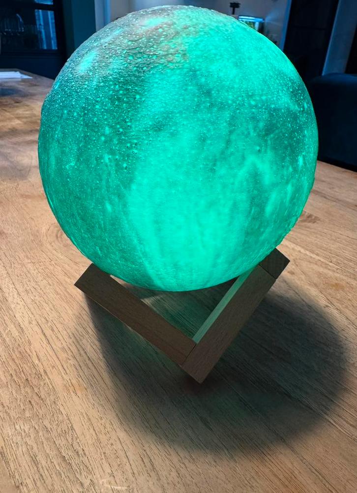 Magische 3D Maanlamp – Verandert van kleur, Huis en Inrichting, Lampen | Tafellampen, Zo goed als nieuw, Minder dan 50 cm, Ophalen of Verzenden