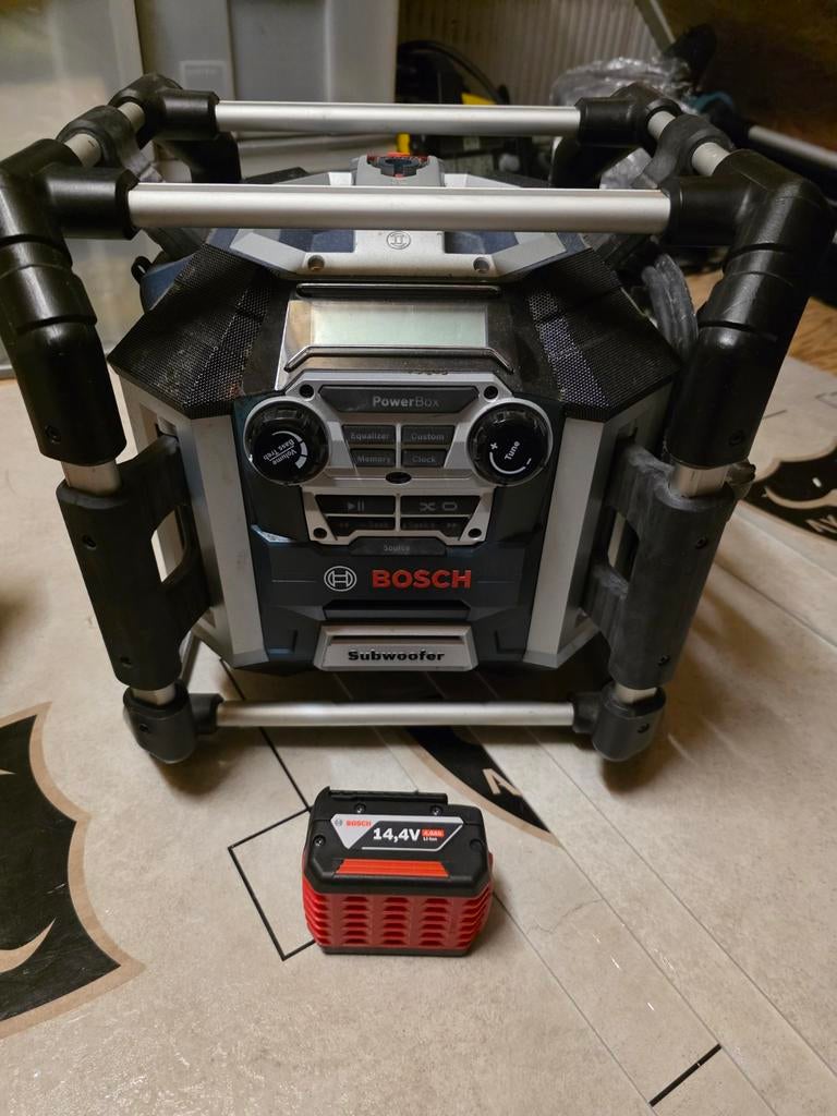 Bosch Professional GML 50 bouwradio + accu – weinig gebruikt, Ophalen of Verzenden, Bouwradio