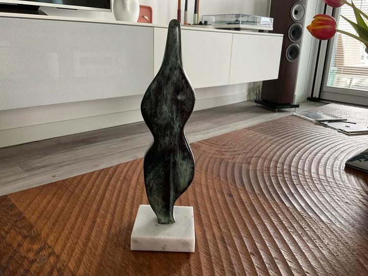Abstract sculptuur, 27 cm hoog, gesigneerd, Antiek en Kunst, Kunst | Beelden en Houtsnijwerken, Ophalen