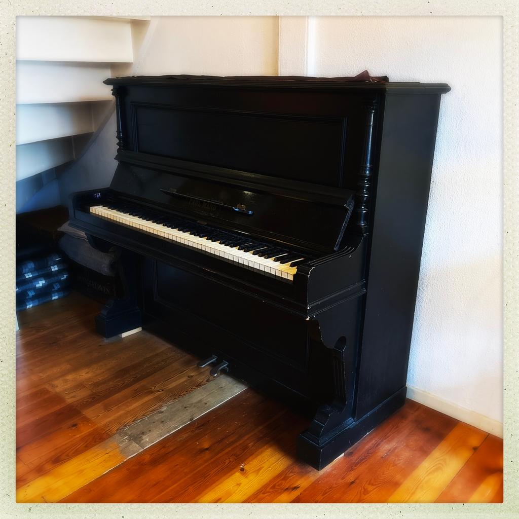 Piano Carl Mand, Muziek en Instrumenten, Piano's, Ophalen of Verzenden, Gebruikt, Zwart, Piano