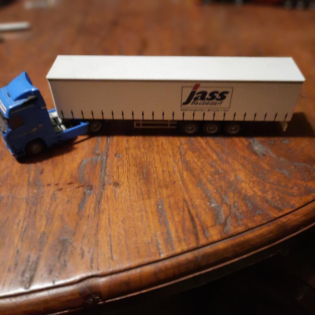 Herpa Volvo FH Jess, Hobby en Vrije tijd, Modelauto's | 1:87, Ophalen of Verzenden, Zo goed als nieuw, Bus of Vrachtwagen, Herpa