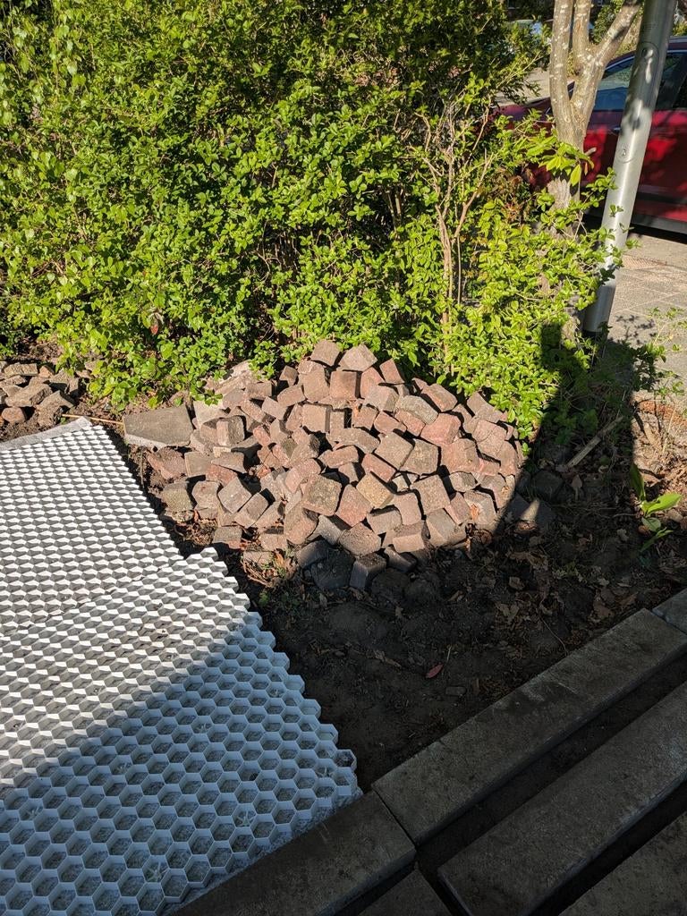 Partij kinderkopjes gratis af te halen, Ophalen