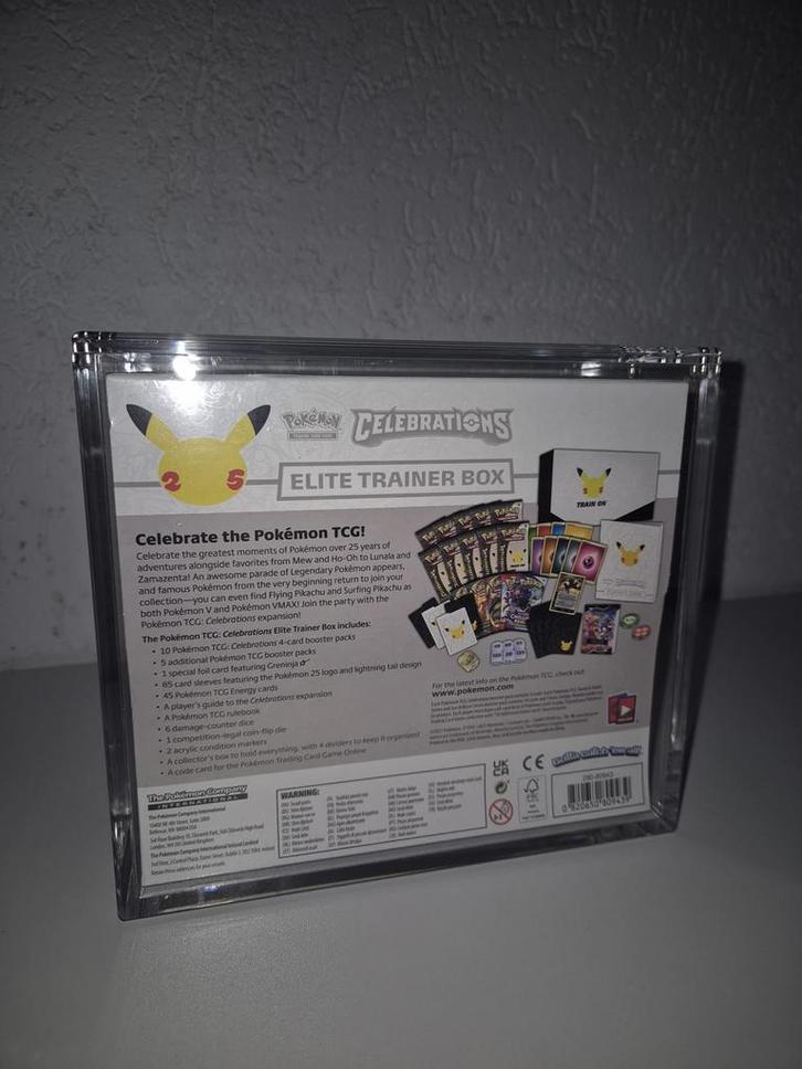 Pokémon Celebrations Elite Trainer Box - 25th Anniversary, Hobby en Vrije tijd, Verzamelkaartspellen | Pokémon, Nieuw, Overige typen