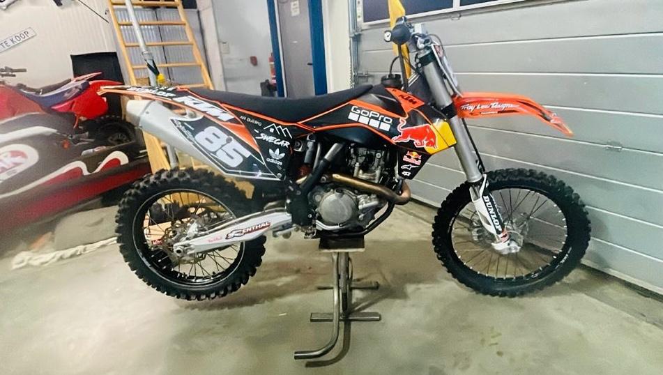 Cross KTM Redbull 450, Fietsen en Brommers, Brommers | Crossbrommers, Zo goed als nieuw, 5 versnellingen, Ophalen, 450 cc