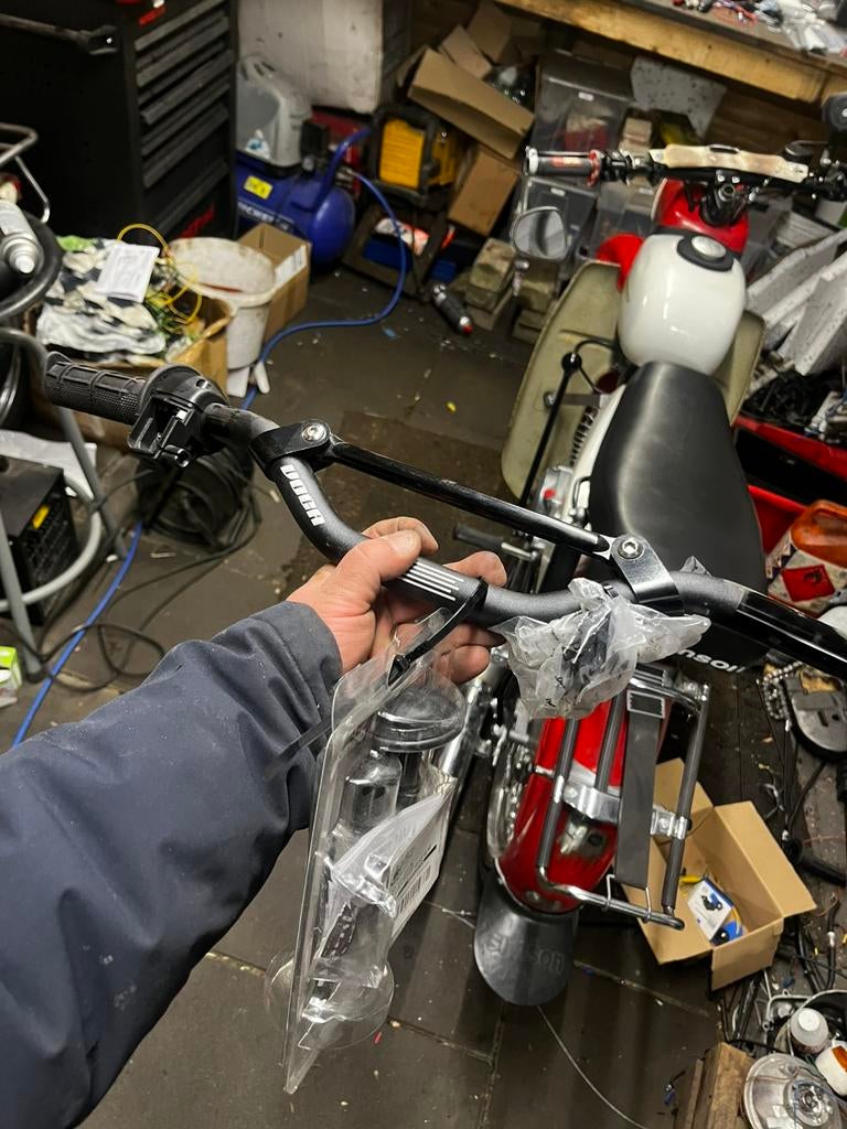 Nieuw stuur voor derbi? Of nieuwe type dt50 (LC), Ophalen, Nieuw, Overige typen