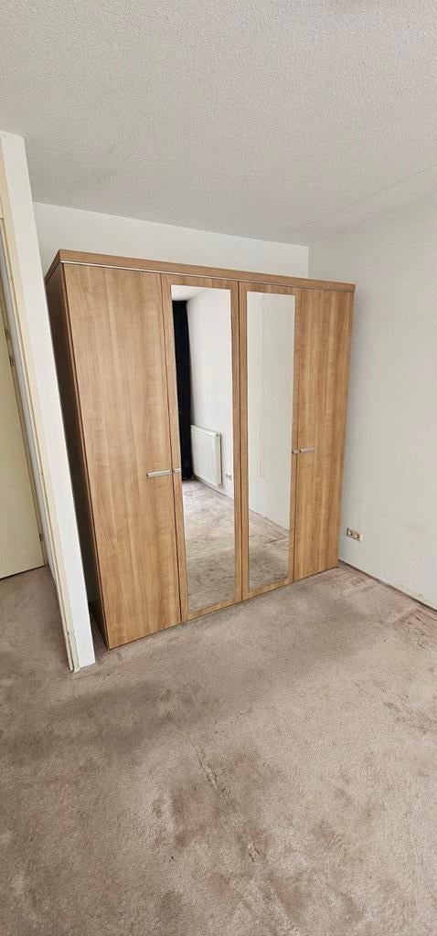 Kledingkast, Ophalen, Met deur(en), Gebruikt, 200 cm of meer