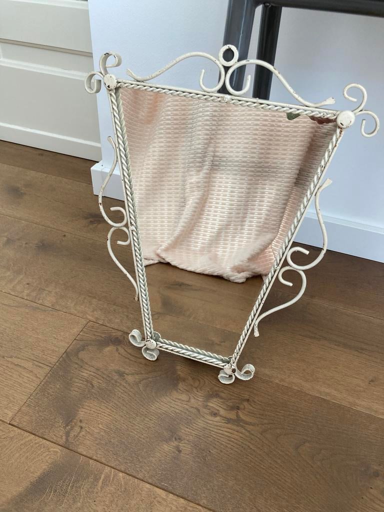 Vintage metalen spiegel met sierlijke krullen, Ophalen of Verzenden, Rechthoekig, Minder dan 50 cm, Minder dan 100 cm
