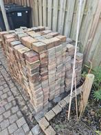 Diverse stenen, koppelstenen en bakstenen (ca. 1 kuub), Tuin en Terras, Overige materialen, Gebruikt, Klinkers, Ophalen of Verzenden