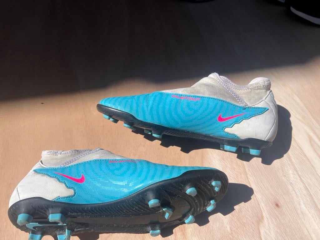 Nike Phantom voetbalschoenen maat 41 - Goede staat, Sport en Fitness, Voetbal, Ophalen of Verzenden, Gebruikt, Schoenen