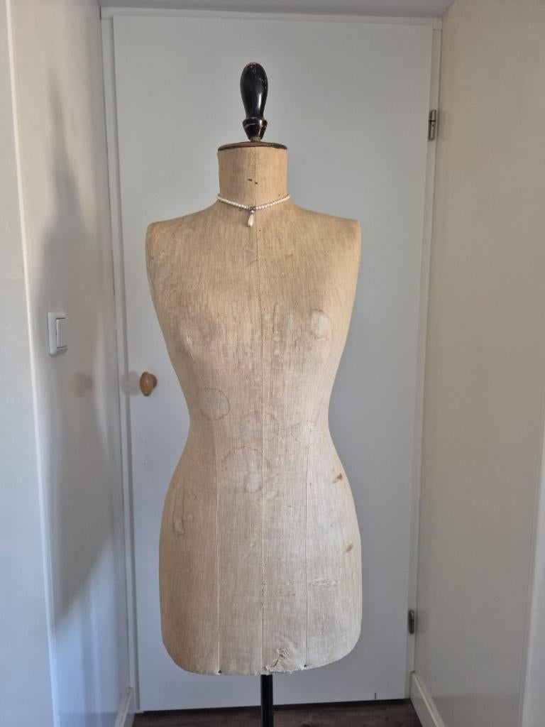 Vintage / Antieke dames paspop op stalen voet € 150,00, Ophalen